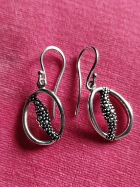 925 Sterling Silver Stamped Signed Thailand Caviar Beaded Dangle Earrings